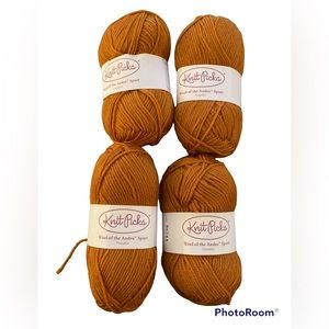 💯 Peruvian Highland Wool 4 Rolls 548 Yards